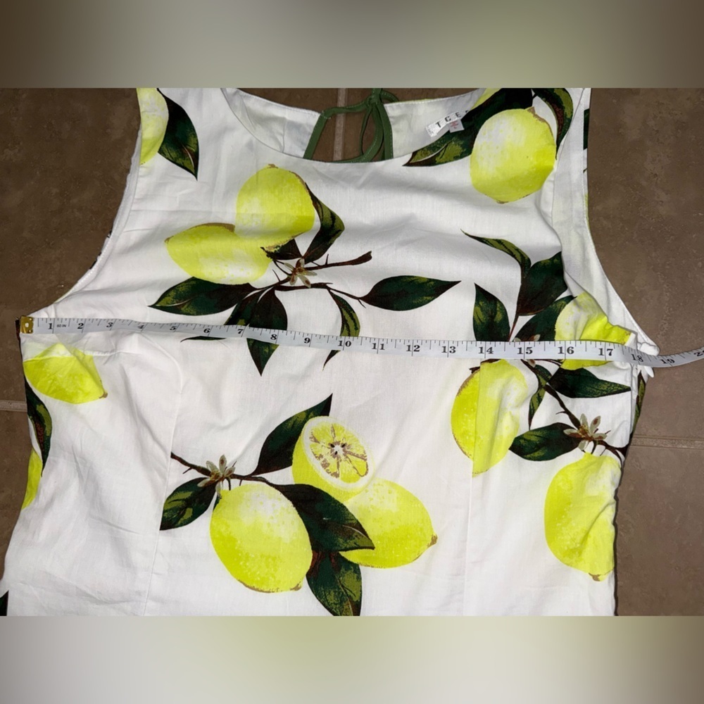 Lemon Scallop Dress - Picture 6 of 9